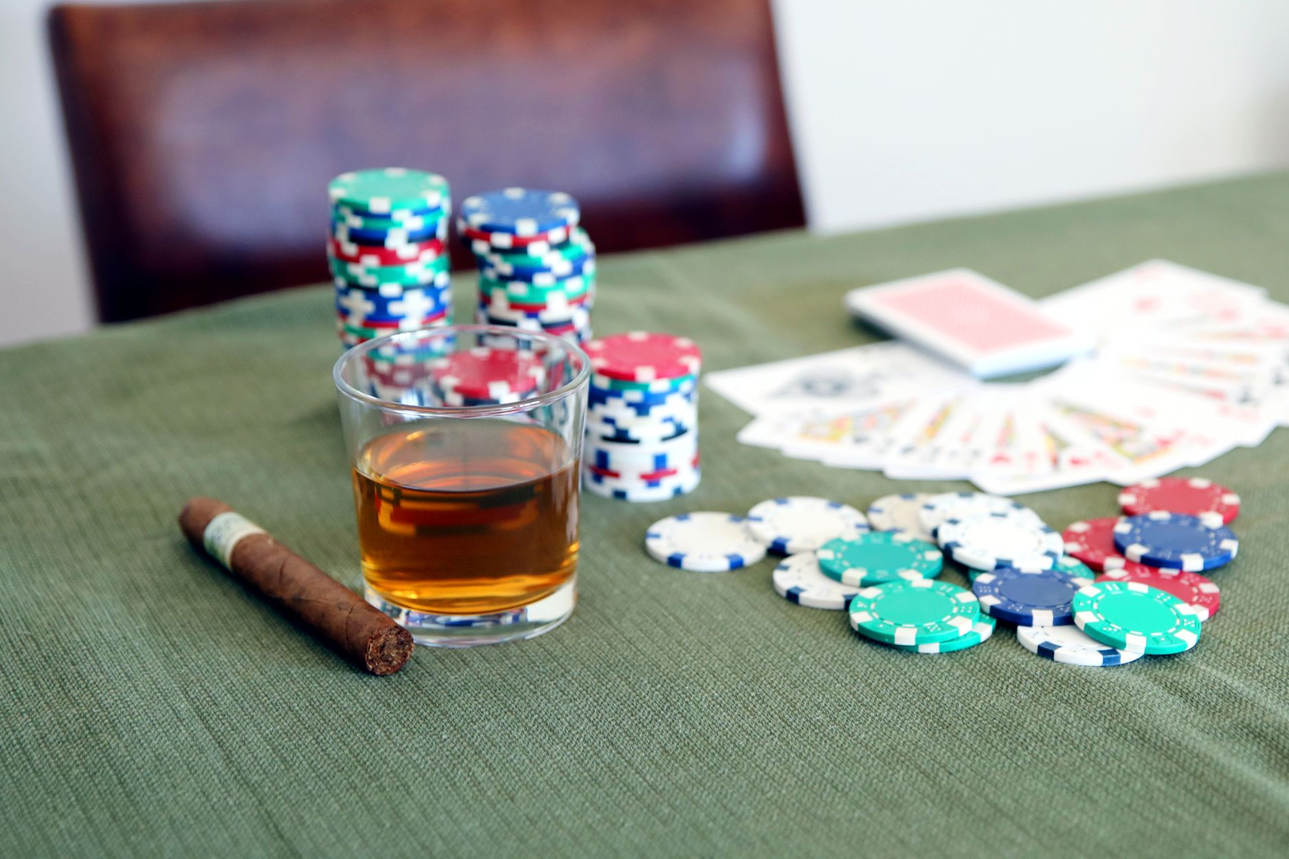 Jacks or Better策略解析:掌握固定优先表,提升视频扑克胜率(要点图解)
