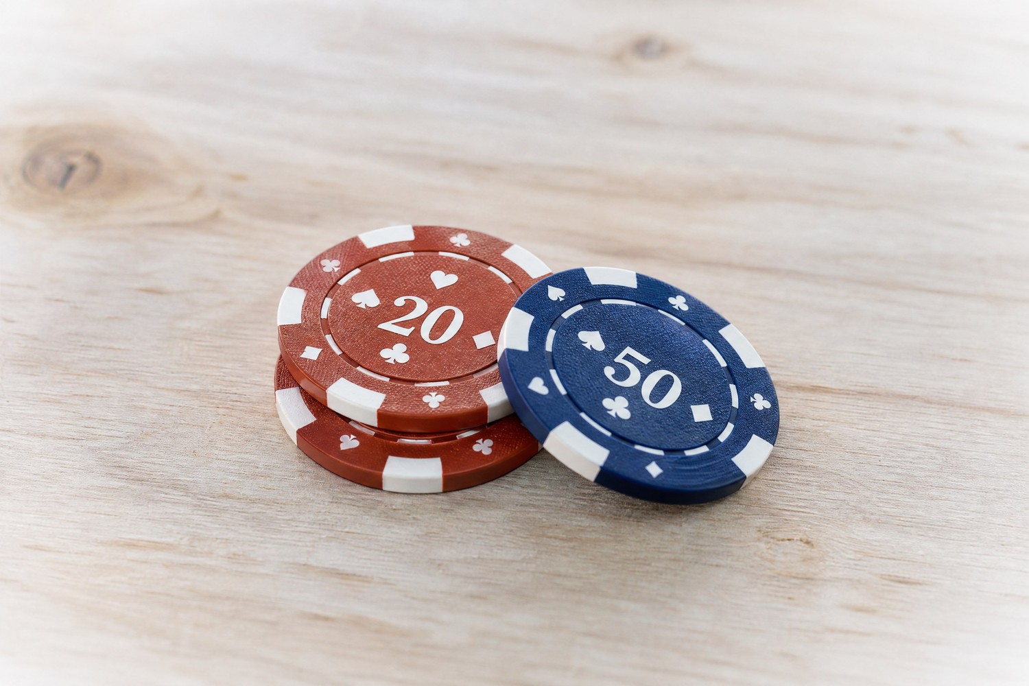 QQPOKER多桌操作效率提升技巧：从窗口布局到决策节奏